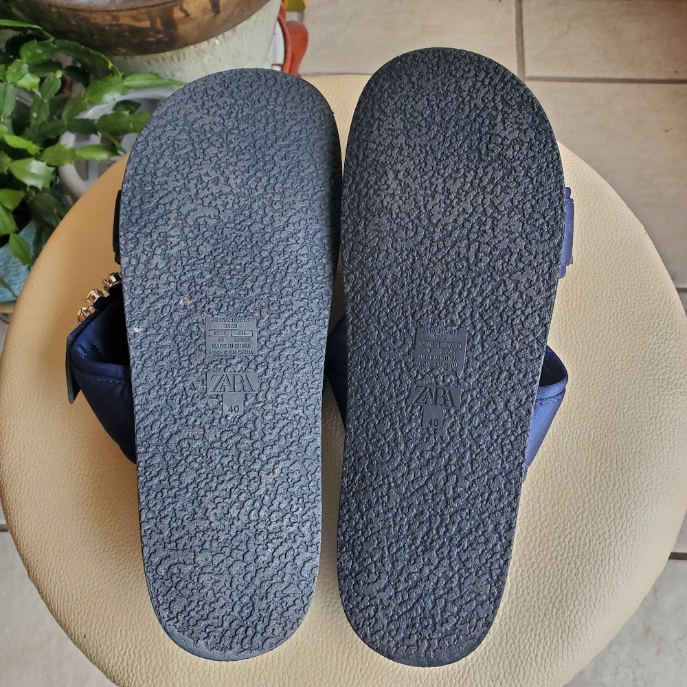 Zara Women's Navy Sandals with Crystal Accents - Picture 5 of 6